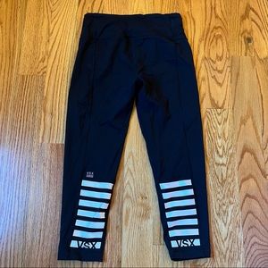 Victoria’s Secret sport knockout capri leggings size small